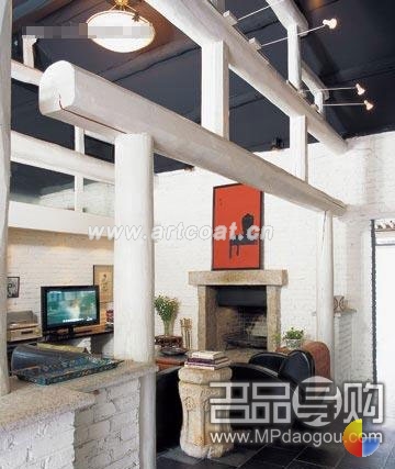 书香改变了村居的气质,地毯不只是主人的收藏,更要实在地用,体现了主人对收藏的一份独有见解。