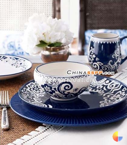 典雅活泼蓝白组合餐具