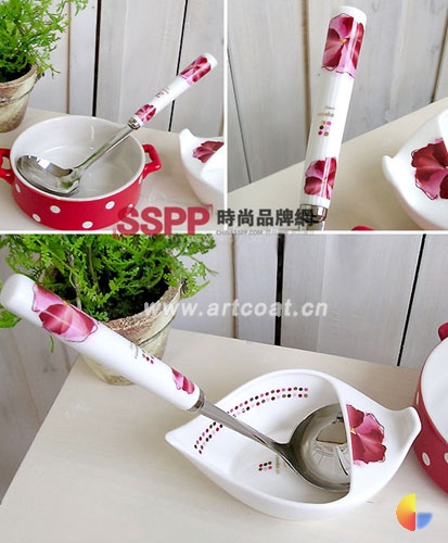 清婉惬意的印花餐具