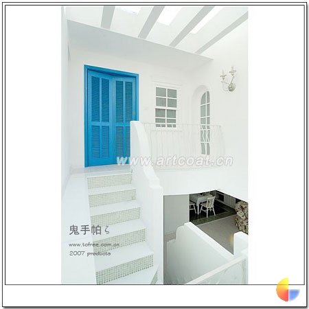 新婚夫妇巨资打造浪漫爱琴海水晶船屋