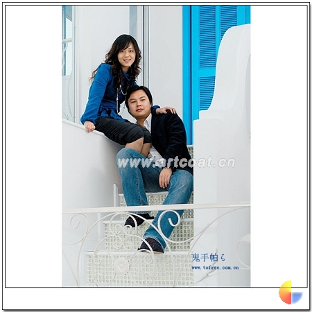 新婚夫妇巨资打造 晶莹剔透爱琴海水晶花房