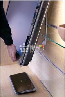 巧用电视背景墙 十步发掘客厅新空间