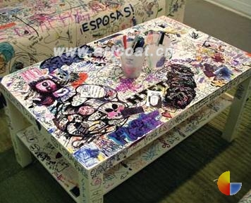 有了这样一个桌子,还担心你家小孩随处乱画吗?其实专门给孩子买一个桌子让他随意挥洒也是一个不错的主意哦,既锻炼了想象力和画技又成为很好的成长纪念品,一箭双雕!