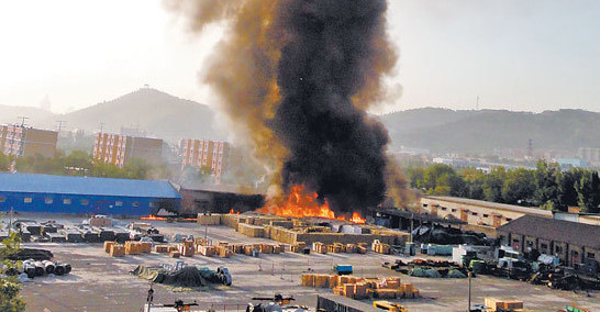 新疆化工原料仓库发生爆炸